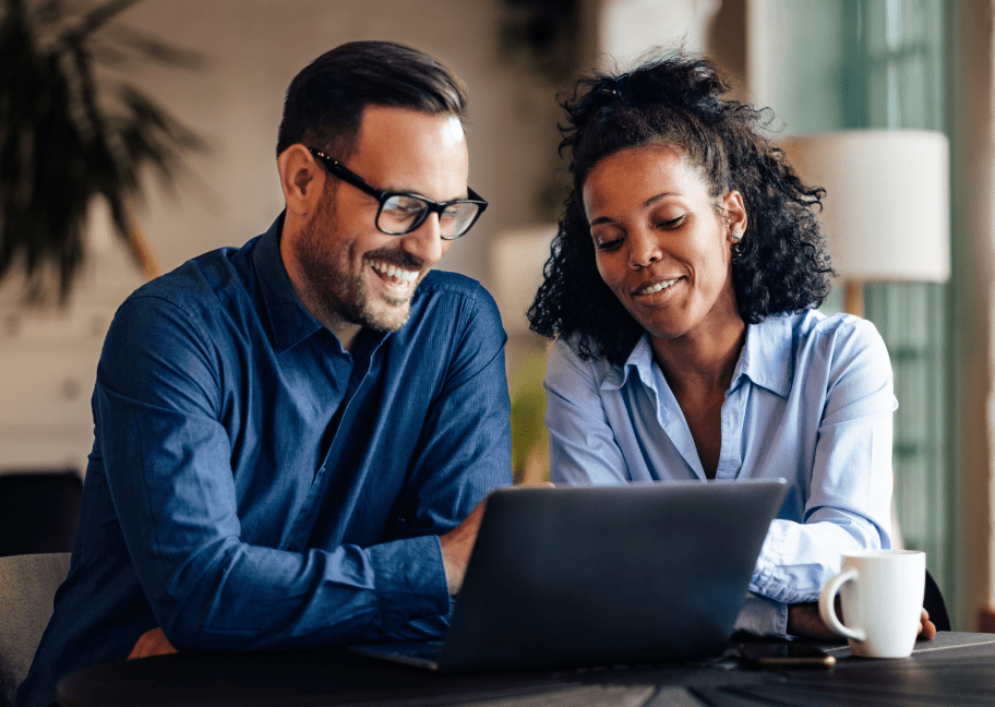 Marketing team creating landing pages with Instapage platform